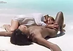 Seksi kızıl saçlı karısı büyük siyah horoz türk pornosu seyret seviyor